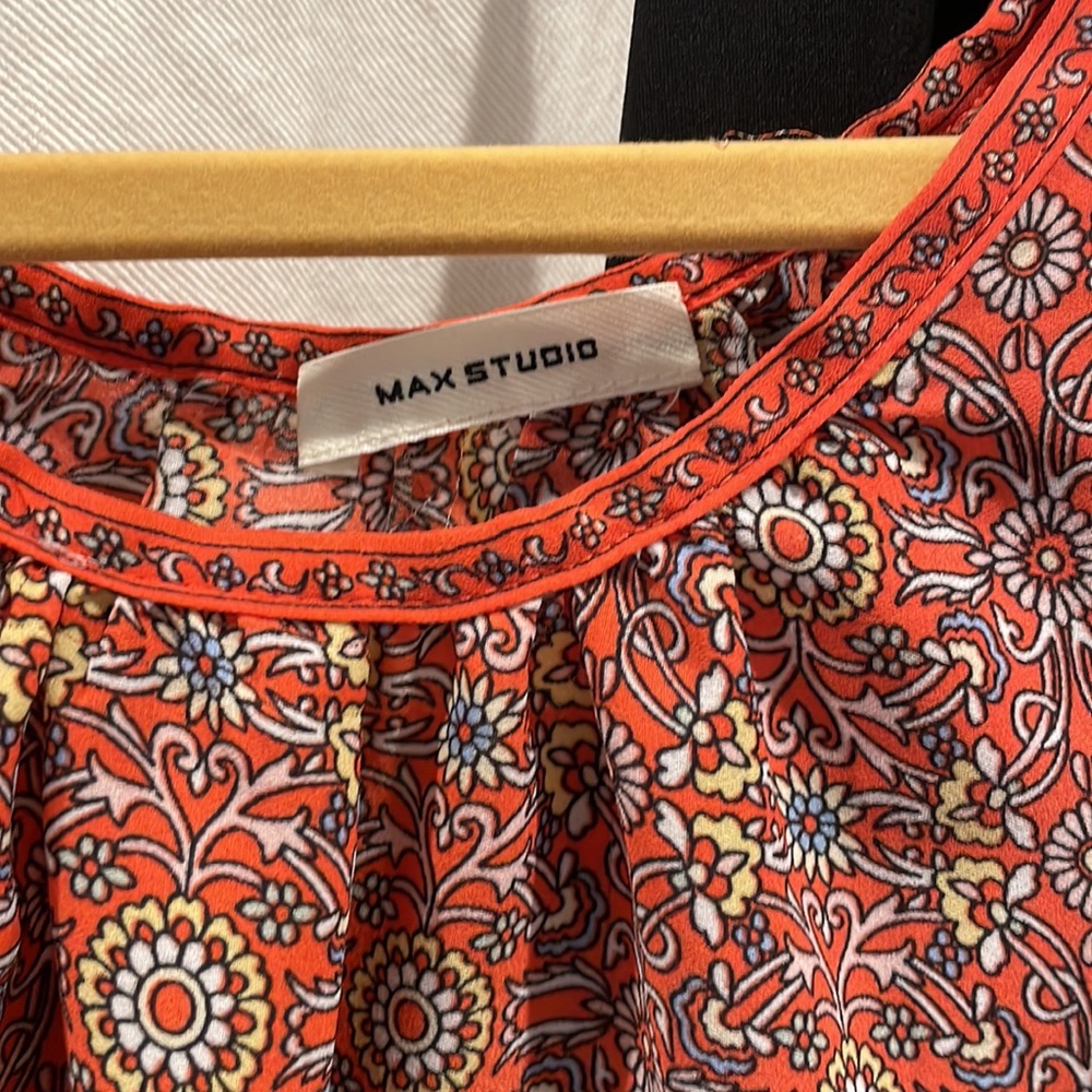 Max Studio Ruffle Sleeve blouse - Picture 2 of 6